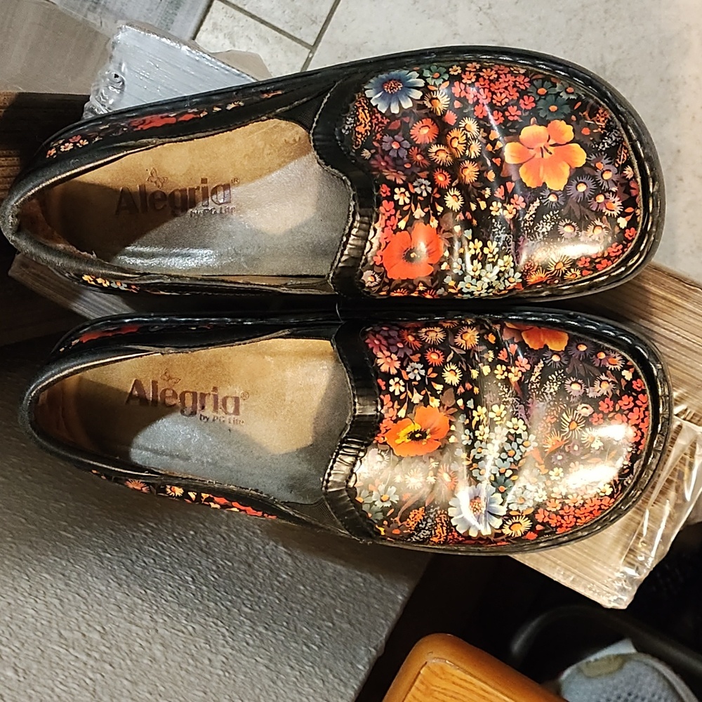 Alegria Floral Clogs 38